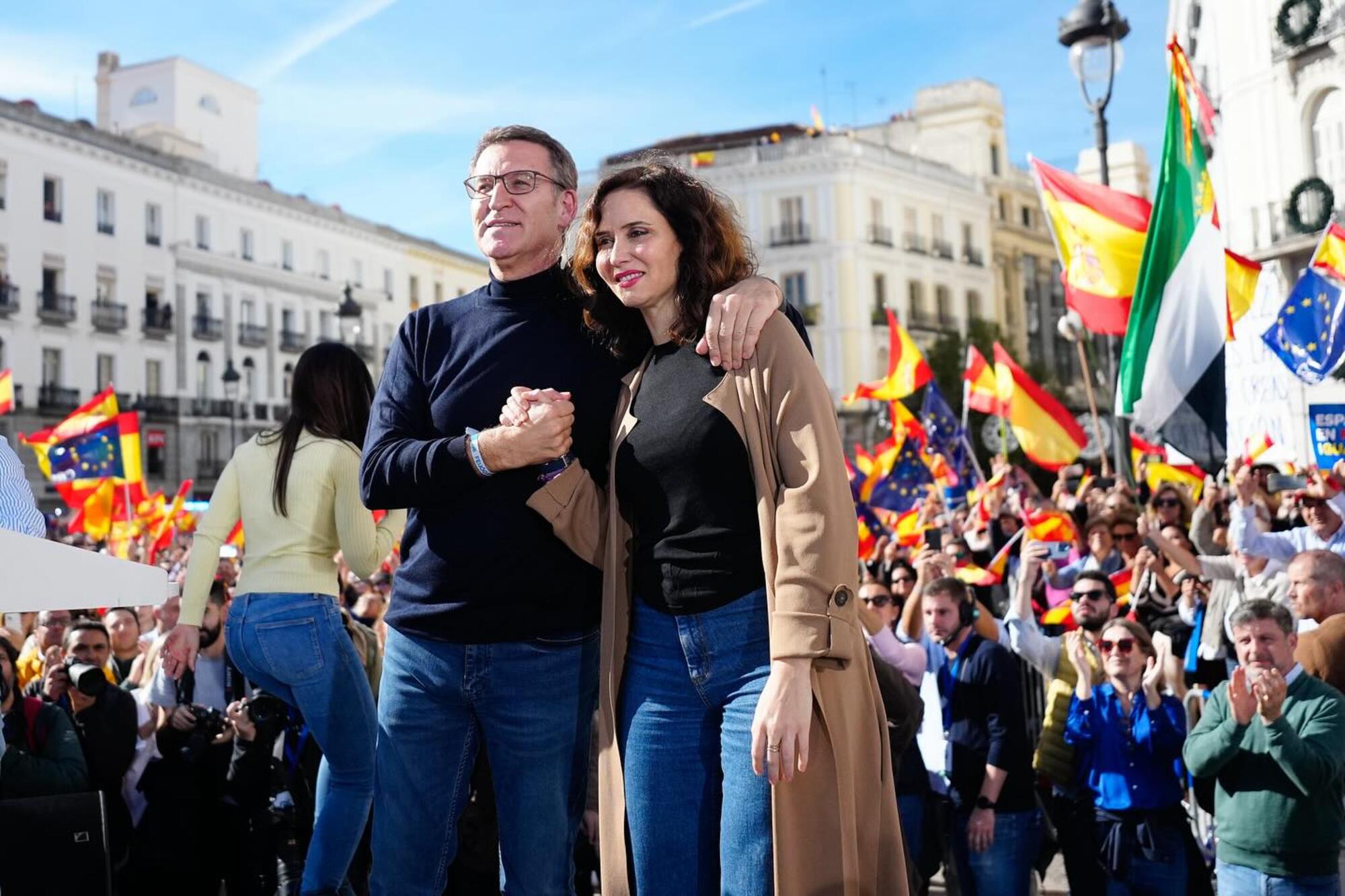 Feijóo y Ayuso concentración contra la amnistía